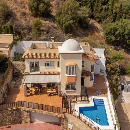 Awesome In With Kitchen Holiday home