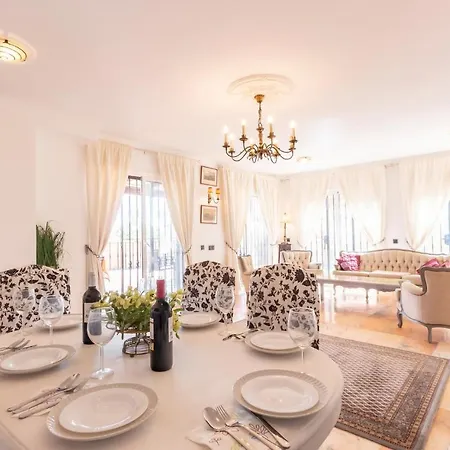 Awesome In With Kitchen Holiday home *